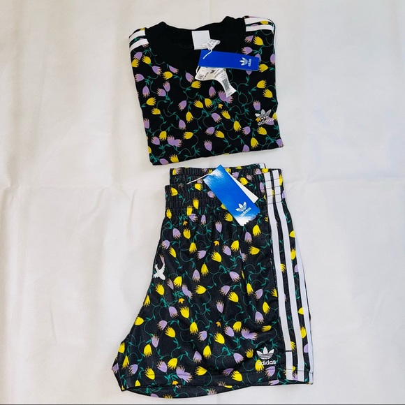 AdidasWomens Adidas Set Cropped T-shirt/ shorts